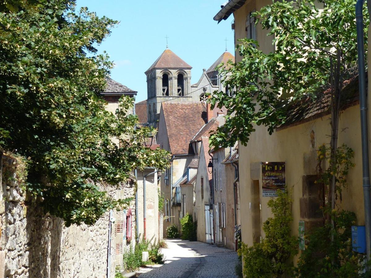L'Atelier Du Chapeau Rouge Apartment Souvigny Bagian luar foto
